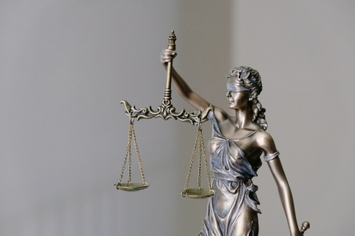 ÎCCJ. RIL admis ref. competența materială de soluţionare a contestaţiilor privind executarea silită începută de creditorii bugetari în temeiul dispoziţiilor art. 143 alin. (1) teza finală din Legea nr. 85/2014
