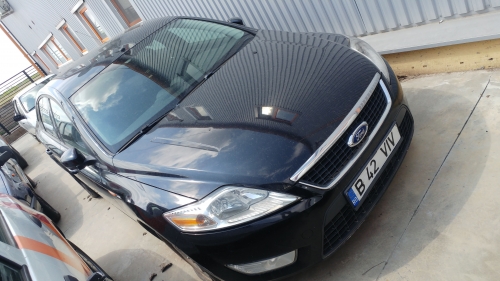 Autoturism Ford si Autoturism Dacia