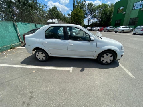 Autoturism Dacia Logan