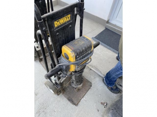 Ciocan demolator DeWALT 2100W