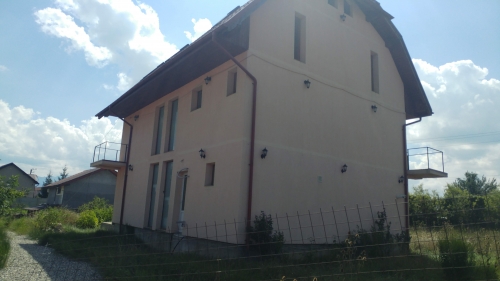 Proprietate imobiliara - teren si constructii - Braşov