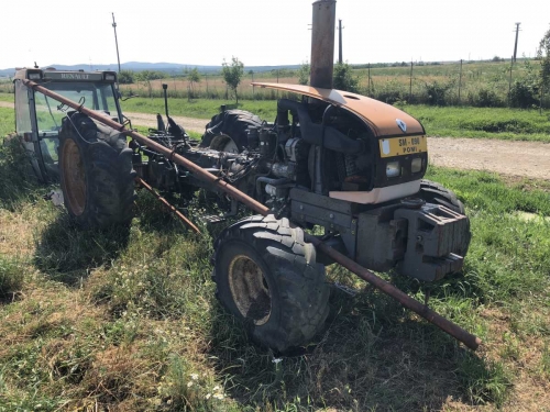 Tractor Renault 325