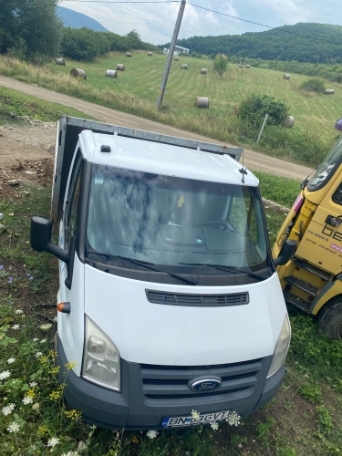 Autotutilitara Ford Transit