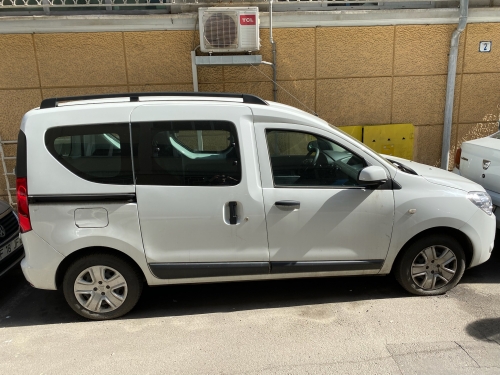 Autoturism Dacia Dokker Laureate