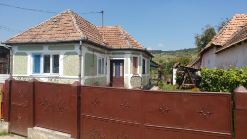 Proprietate imobiliara formata din teren si constructii - Suplac