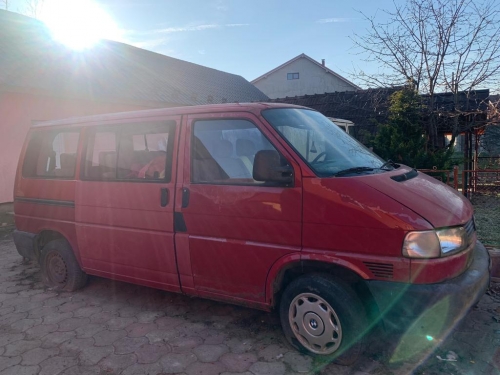 volkswagen caravelle si ford tranzit