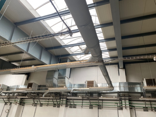 Proprietatea imobiliară - teren si constructii, loc. Campulung, jud. Arges