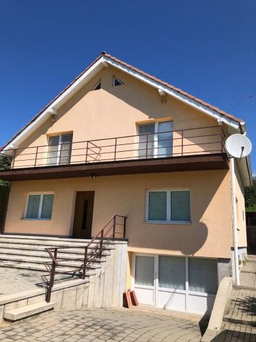 Proprietate imobiliara teren si constructii loc. Micesti!!